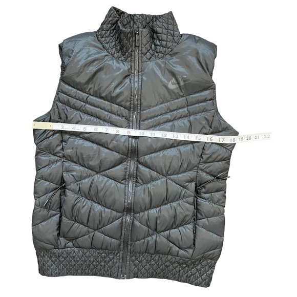 Women Nike Puffs Vest (M) - Picture 5 of 8